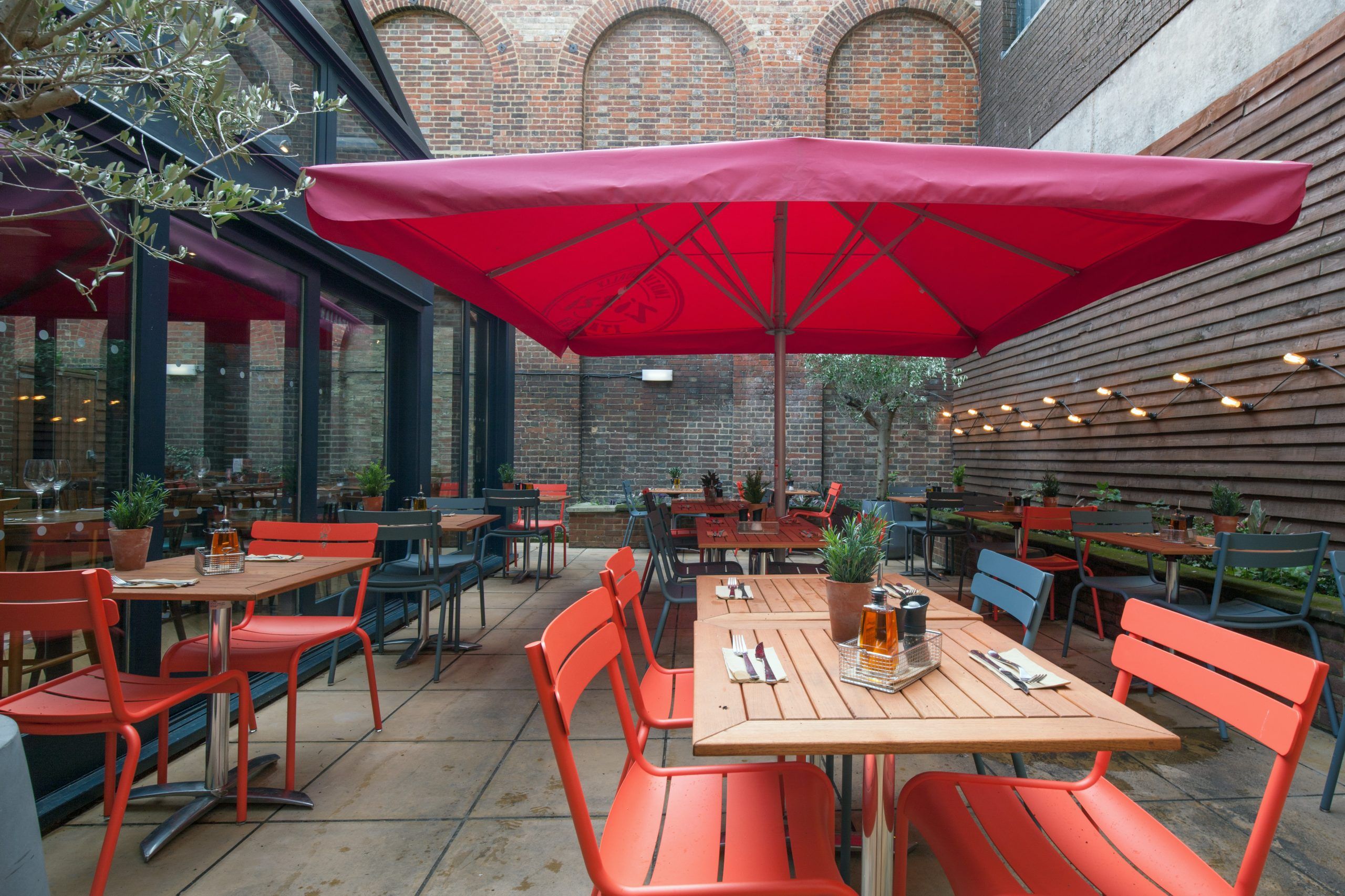 Zizzi Salisbury Outdoor Seating 