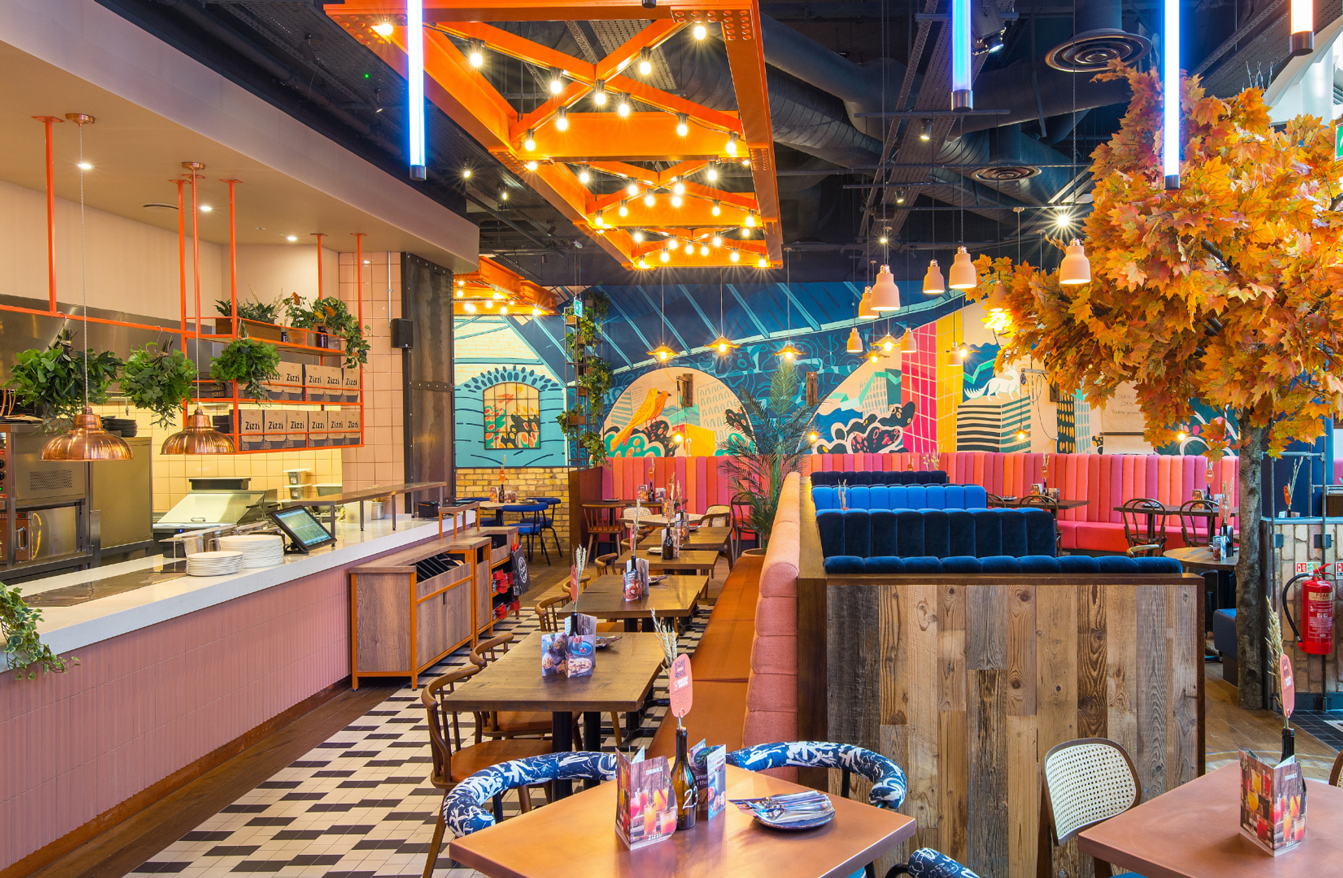 Zizzi Canary Wharf Interiors